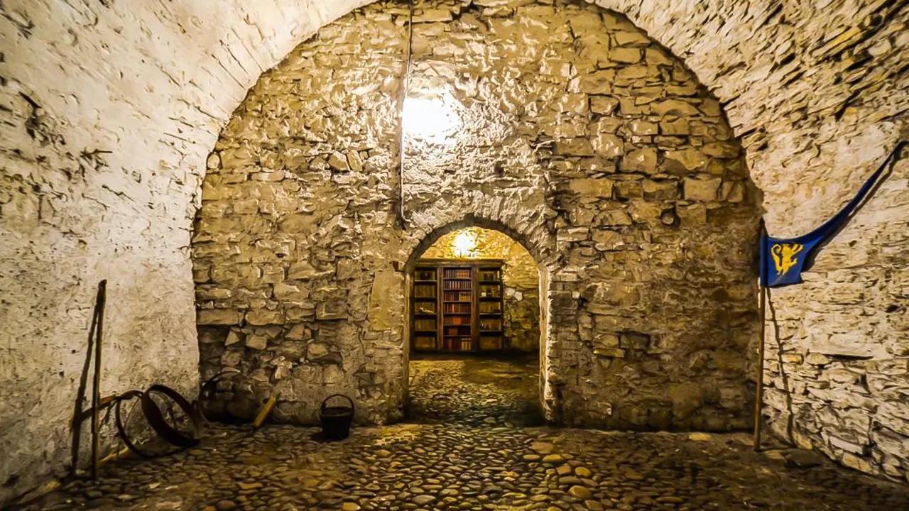 Old Town, Medieval Underground & Dungeon Tour